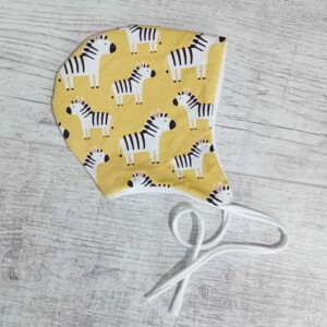 Zebra kötős baby sapka