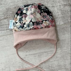 Virág kötős baby sapka